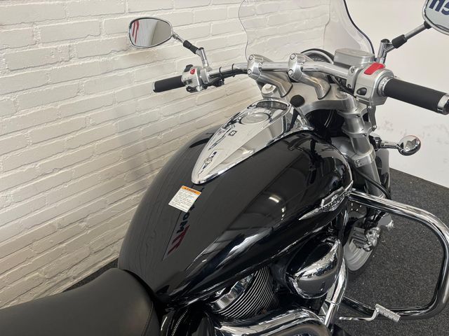 suzuki - m-1500-intruder