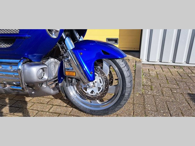 honda - gl-1800-goldwing