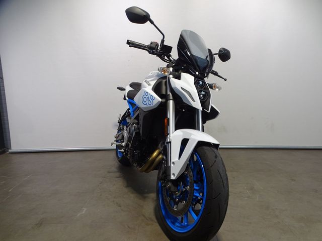 suzuki - gsx-8s
