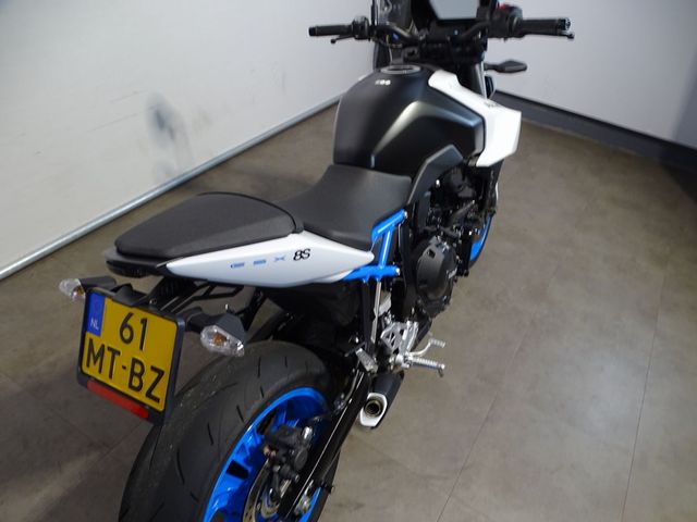suzuki - gsx-8s