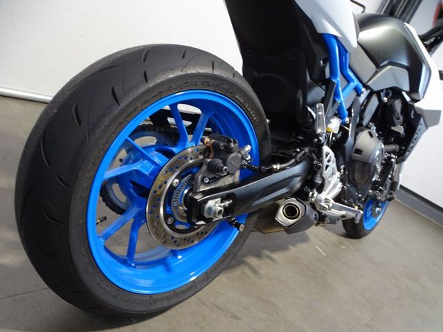 suzuki - gsx-8s