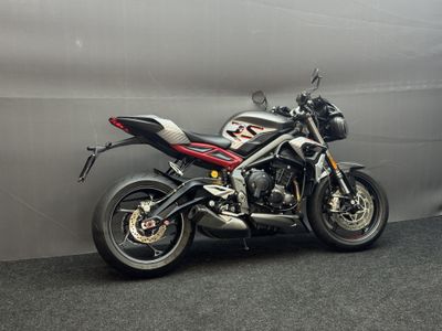 TRIUMPH STREET TRIPLE RS – foto 3
