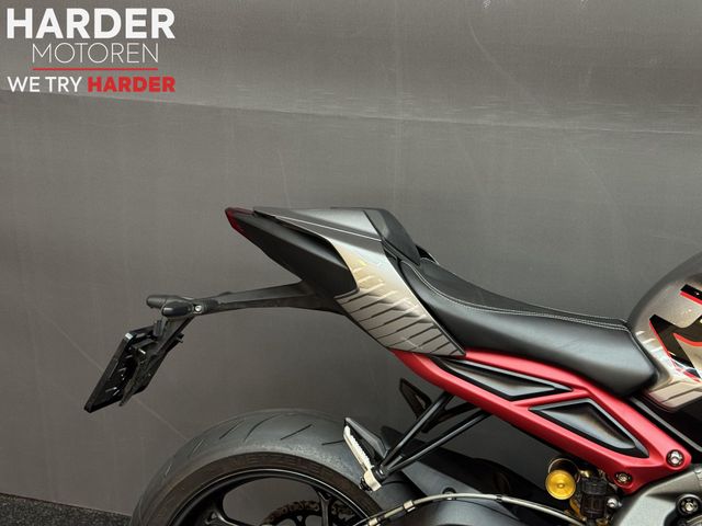 triumph - street-triple-rs