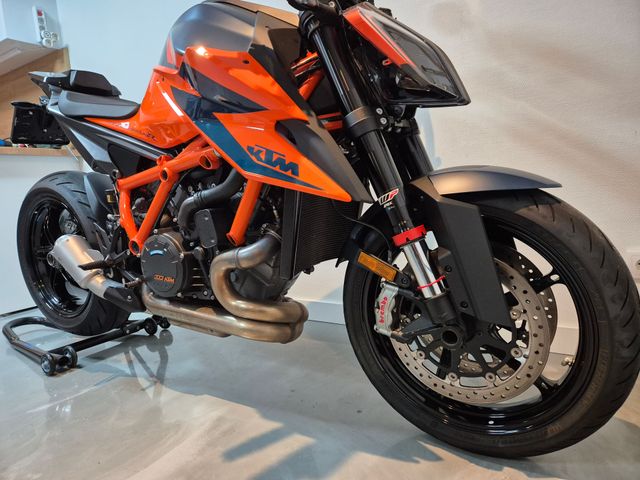 ktm - 1290-super-duke-r
