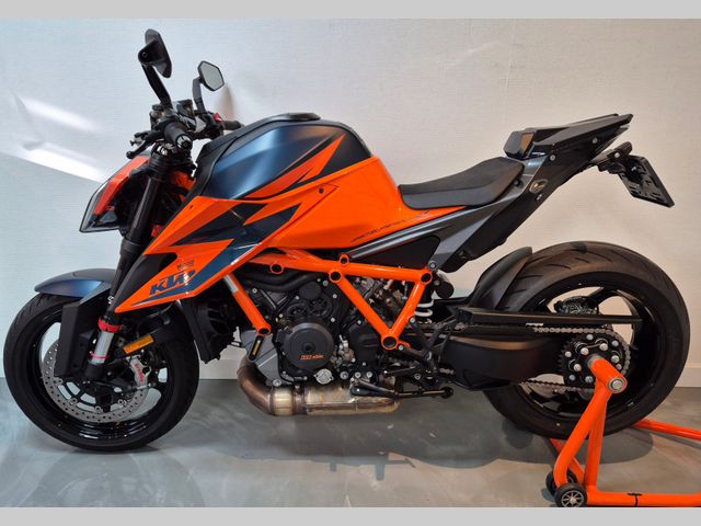 ktm - 1290-super-duke-r