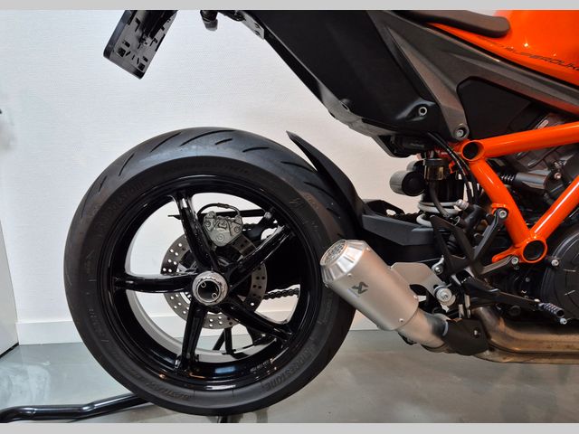 ktm - 1290-super-duke-r