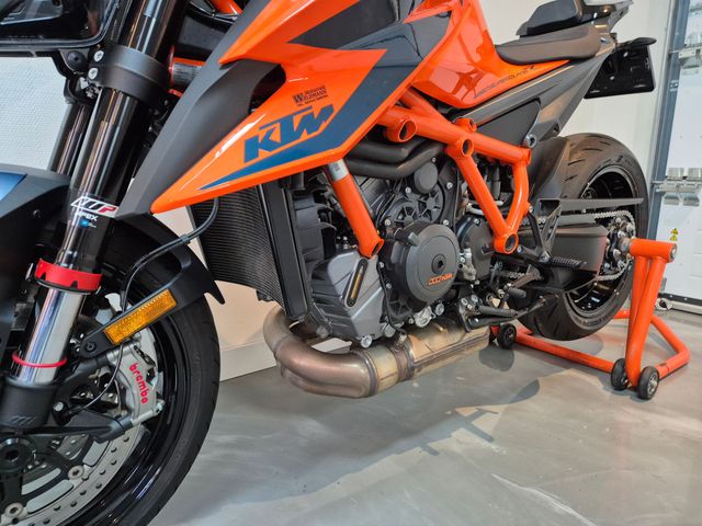 ktm - 1290-super-duke-r