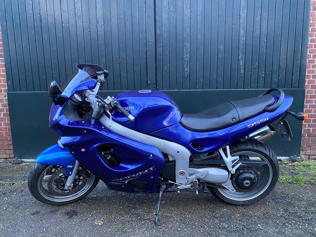 triumph - sprint-st-955
