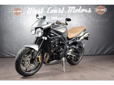 TRIUMPH STREET TRIPLE 675 – foto 3