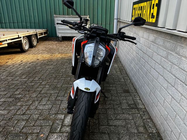 ktm - 890-duke-r
