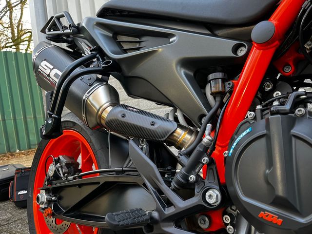 ktm - 890-duke-r