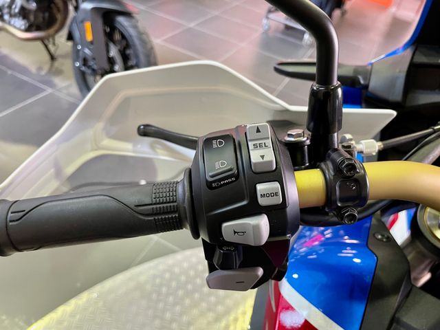 honda - crf-1000-l-africa-twin-dct