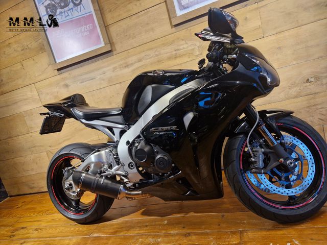 honda - cbr-1000-rr-fireblade