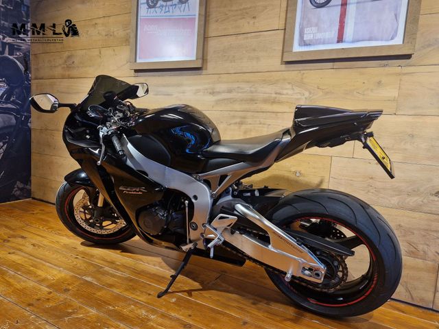 honda - cbr-1000-rr-fireblade