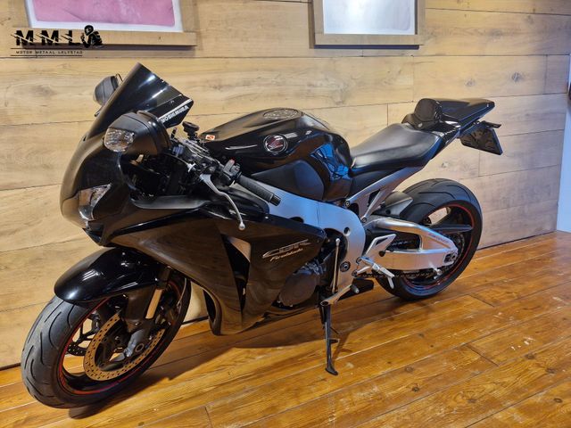 honda - cbr-1000-rr-fireblade