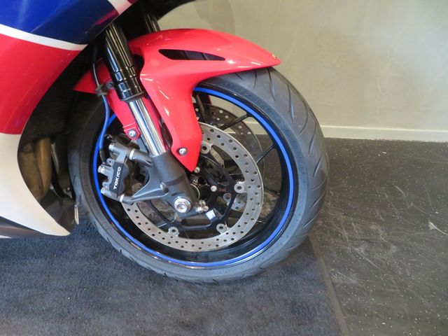 honda - cbr-1000-rr-fireblade