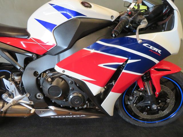 honda - cbr-1000-rr-fireblade