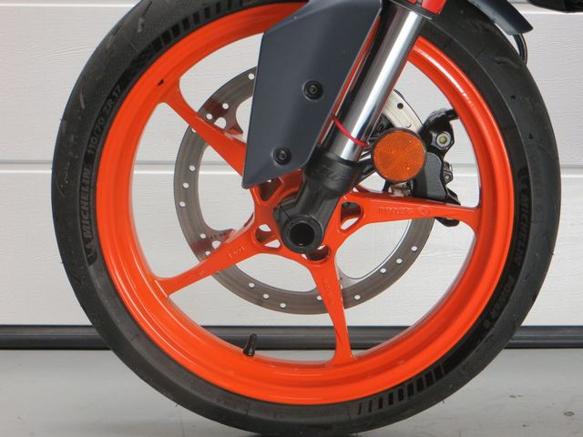 ktm - 390-duke-abs
