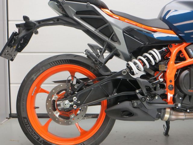 ktm - 390-duke-abs