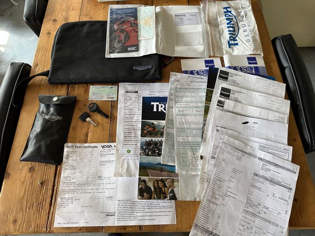 triumph - speed-triple-1050