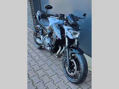KAWASAKI Z650 – foto 3