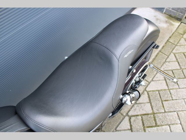 harley-davidson - street-bob-fxdb