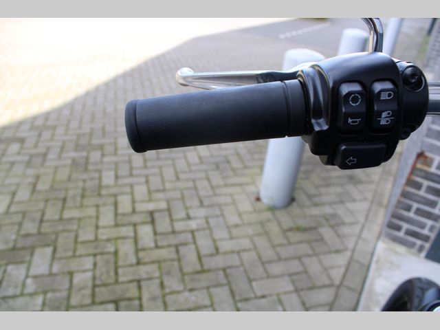 harley-davidson - street-bob-fxdb