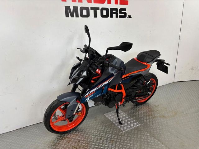 ktm - 390-duke