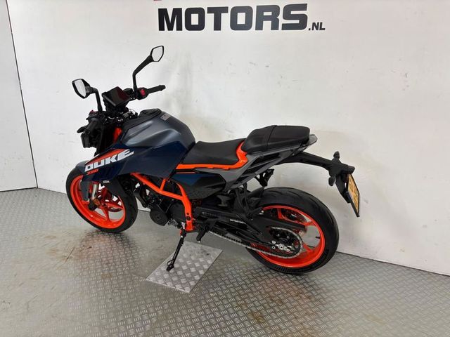 ktm - 390-duke