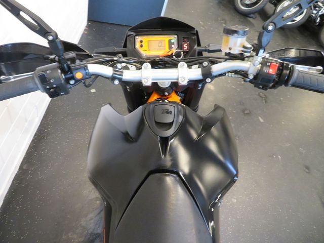 ktm - 950-supermoto-r