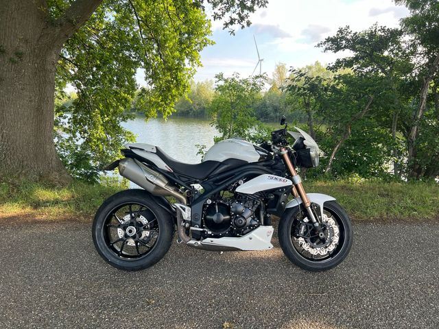 triumph - speed-triple