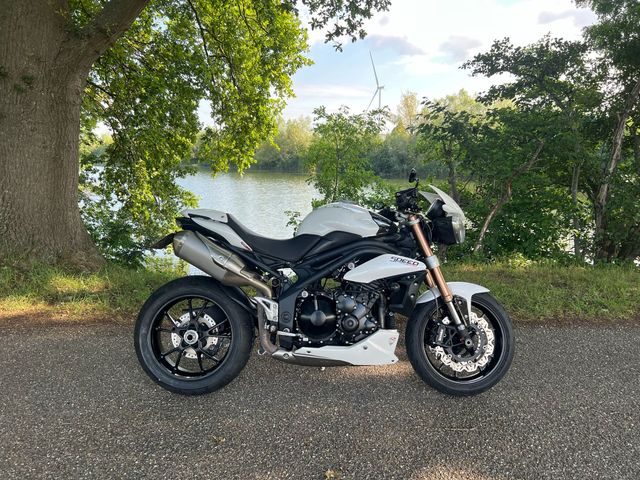 triumph - speed-triple