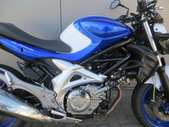 suzuki - gladius-abs