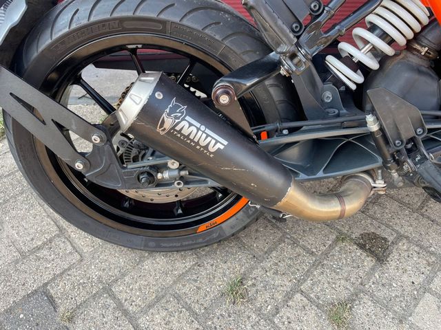 ktm - 125-duke