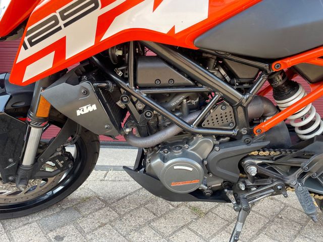 ktm - 125-duke