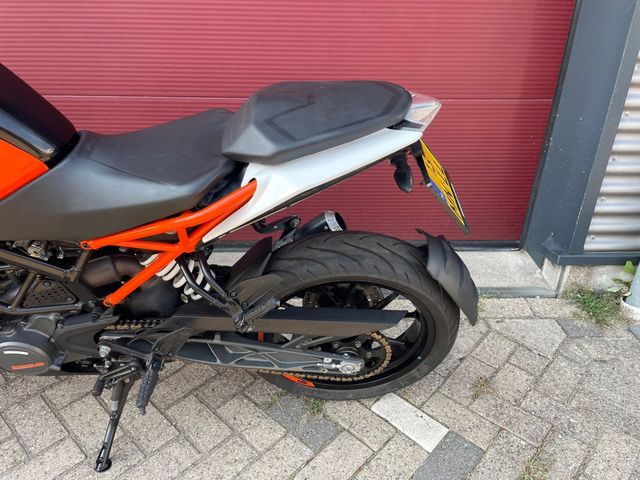 ktm - 125-duke