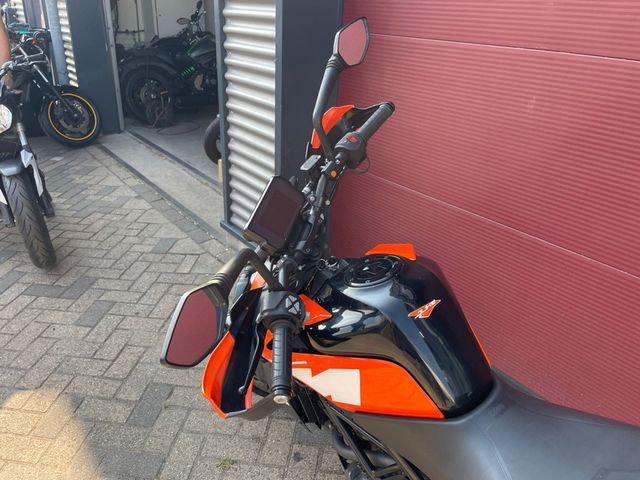 ktm - 125-duke