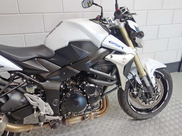 suzuki - gsr-750