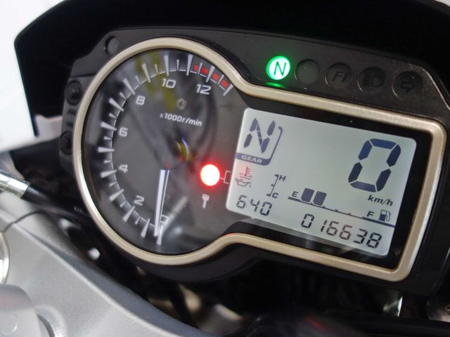 suzuki - gsr-750