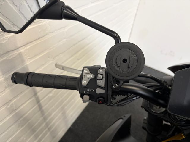 kawasaki - z900