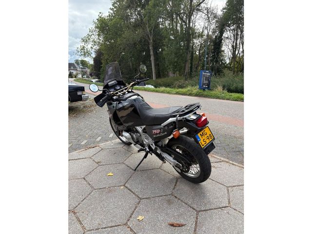 honda - xrv-750-africa-twin