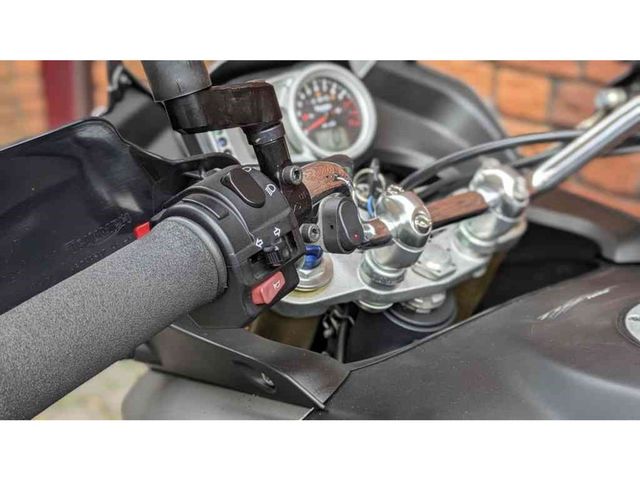 triumph - tiger-1050-abs