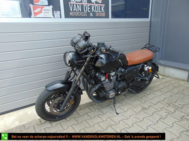 yamaha - xjr-1300-racer