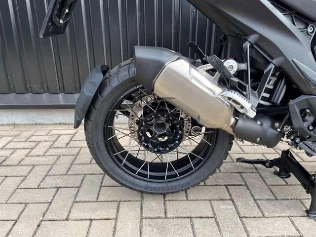 bmw - r-1300-gs