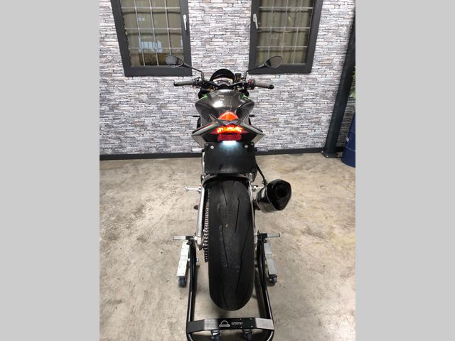 aprilia - tuono--v4-1100-factory