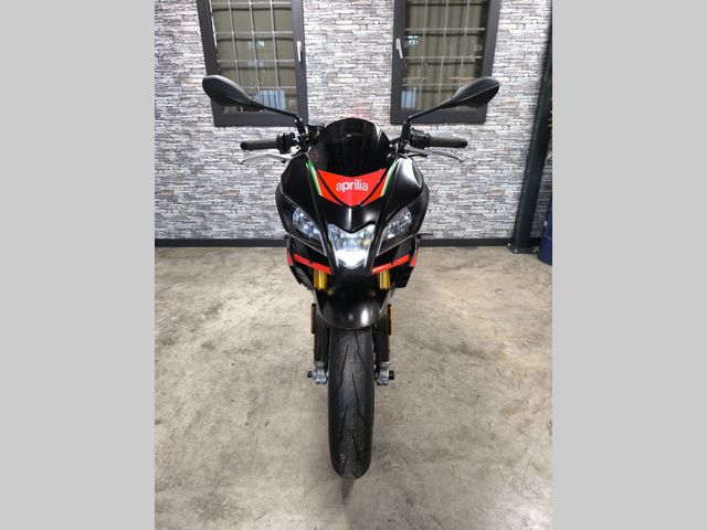 aprilia - tuono--v4-1100-factory