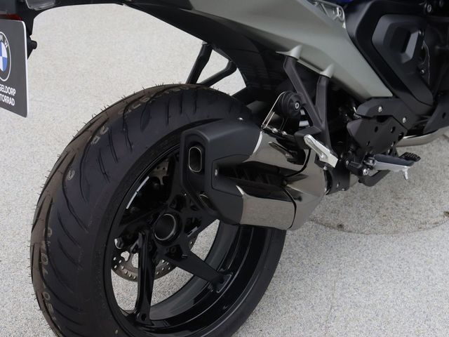 bmw - r-1300-r
