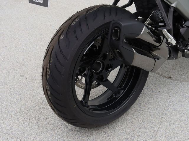bmw - r-1300-r