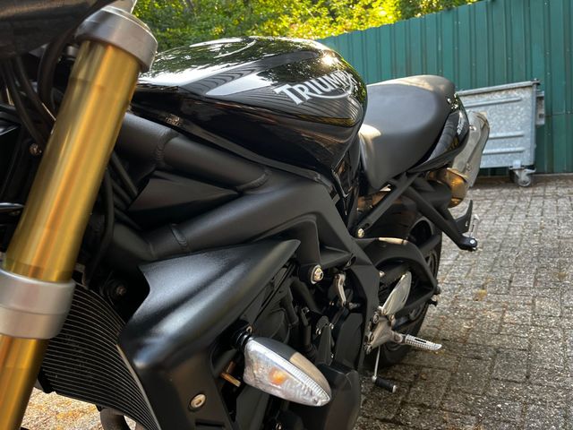 triumph - street-triple