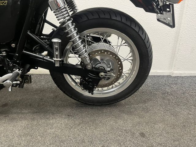 triumph - thruxton-900
